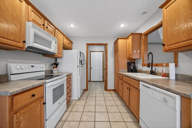 505 S Casa Grande Avenue, Springfield, MO 65802