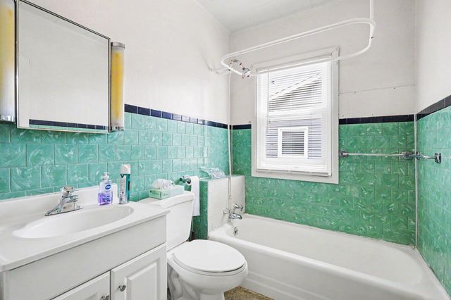 713 E Spring Street, Whitehall City, MI 49461