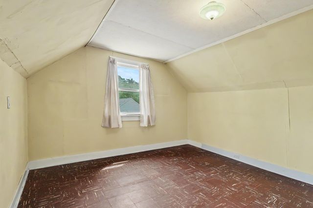 713 E Spring Street, Whitehall City, MI 49461