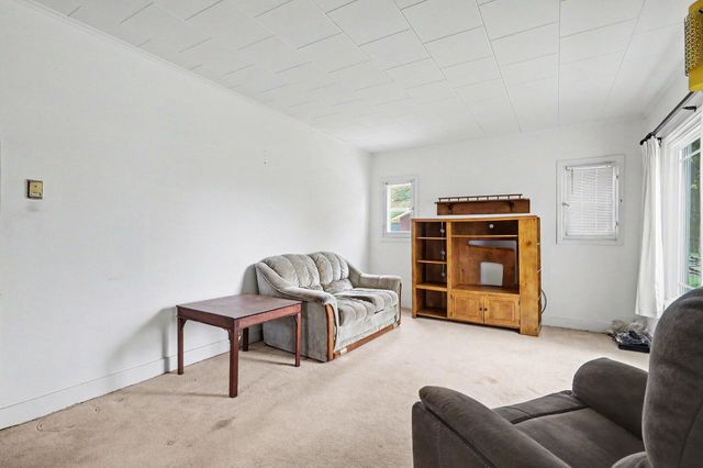 713 E Spring Street, Whitehall City, MI 49461