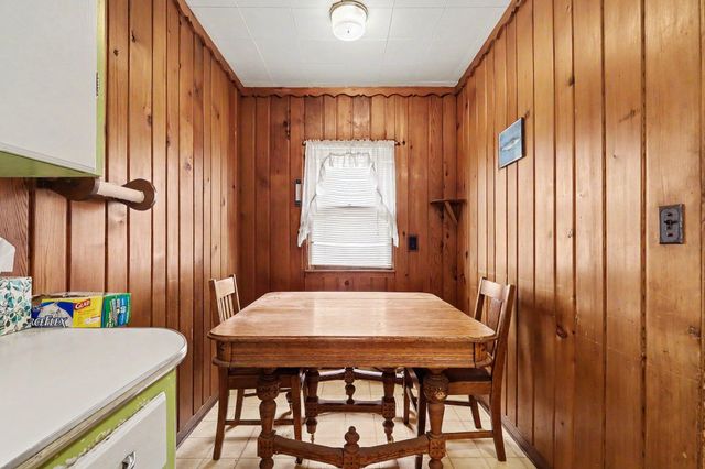 713 E Spring Street, Whitehall City, MI 49461