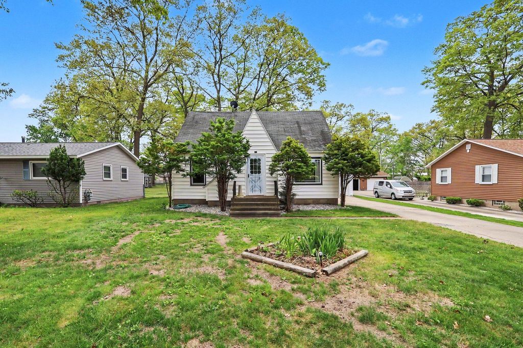 713 E Spring Street, Whitehall City, MI 49461