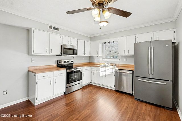 7300 Chestnut Tree Ln, Louisville, KY 40291