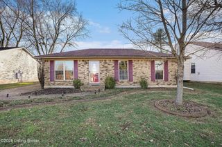 7300 Chestnut Tree Ln, Louisville, KY 40291