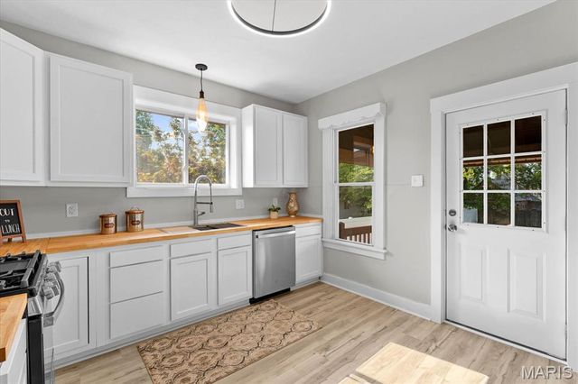 24 S 95th Street, Belleville, IL 62223