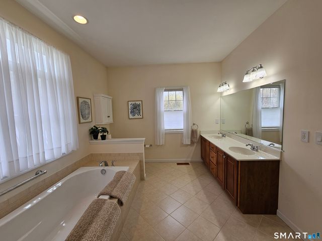 26 Seminole Circle, Litchfield, CT 06750