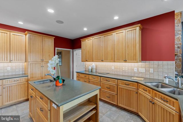 3239 DRY BRANCH RD, White Hall, MD 21161