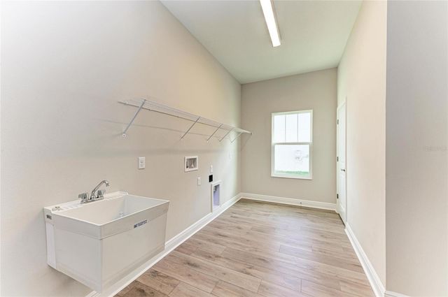 10073 MEADOWRUN DRIVE, Lithia, FL 33547