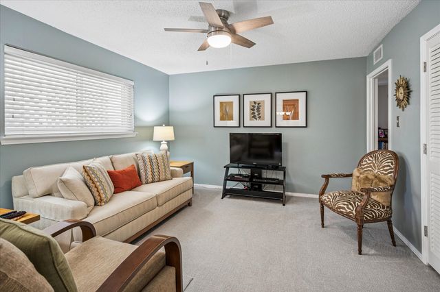 15915 Archwood Lane 2003, Dallas, TX 75248