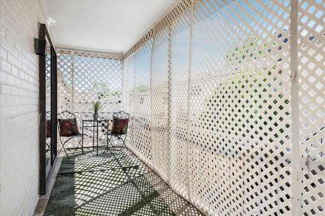 15915 Archwood Lane 2003, Dallas, TX 75248