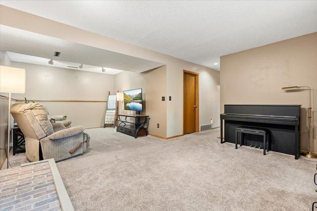 4204 1st Street NW, Rochester, MN 55901