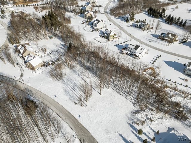 7101 Kittiwake Run, Manlius, NY 13104