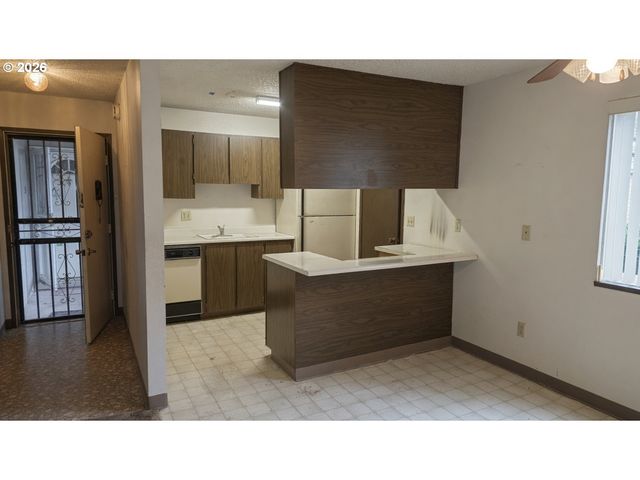 2704 Se 138TH Ave 23, Portland, OR 97236