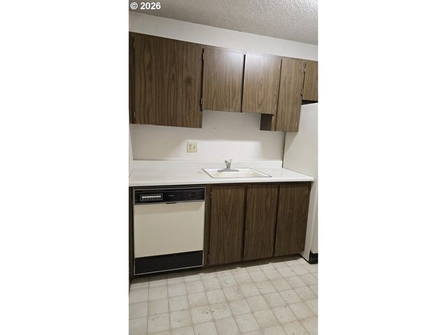 2704 Se 138TH Ave 23, Portland, OR 97236