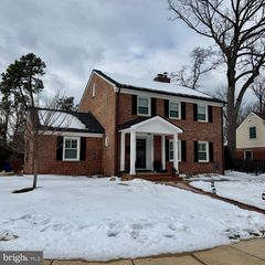 2746 FORT SCOTT DR, Arlington, VA 22202