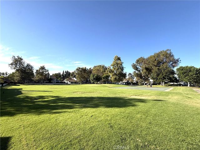 59 Fox Holw 36, Irvine, CA 92614