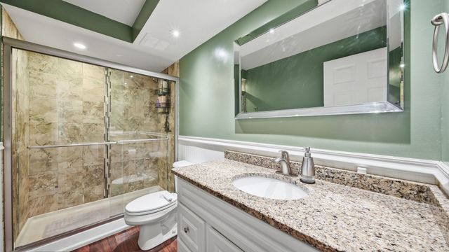 121 S Spruce Avenue 207, Wood Dale, IL 60191