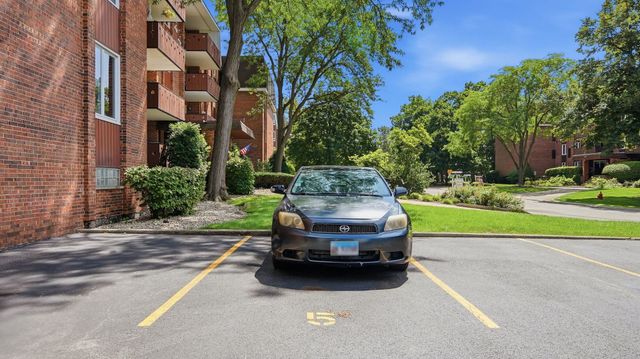 121 S Spruce Avenue 207, Wood Dale, IL 60191