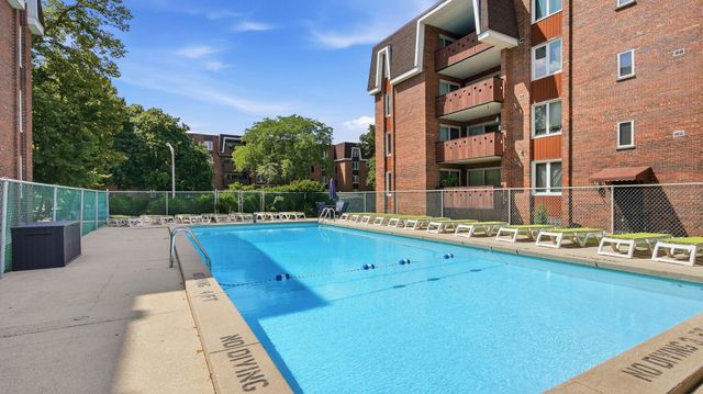 121 S Spruce Avenue 207, Wood Dale, IL 60191
