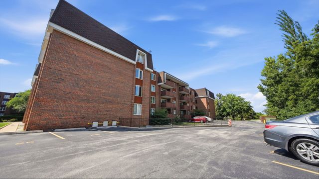 121 S Spruce Avenue 207, Wood Dale, IL 60191