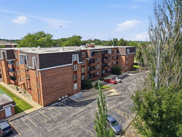 121 S Spruce Avenue 207, Wood Dale, IL 60191