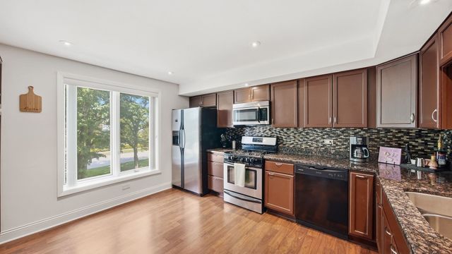 121 S Spruce Avenue 207, Wood Dale, IL 60191