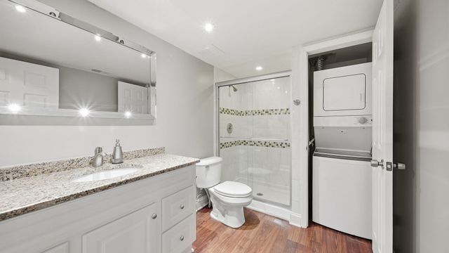 121 S Spruce Avenue 207, Wood Dale, IL 60191