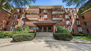 121 S Spruce Avenue 207, Wood Dale, IL 60191