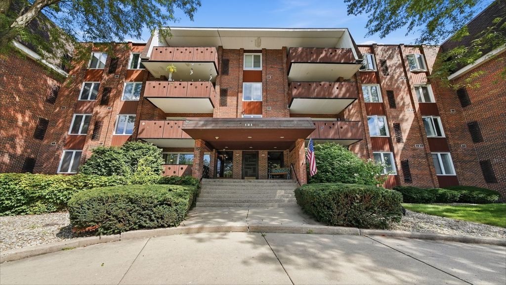 121 S Spruce Avenue 207, Wood Dale, IL 60191