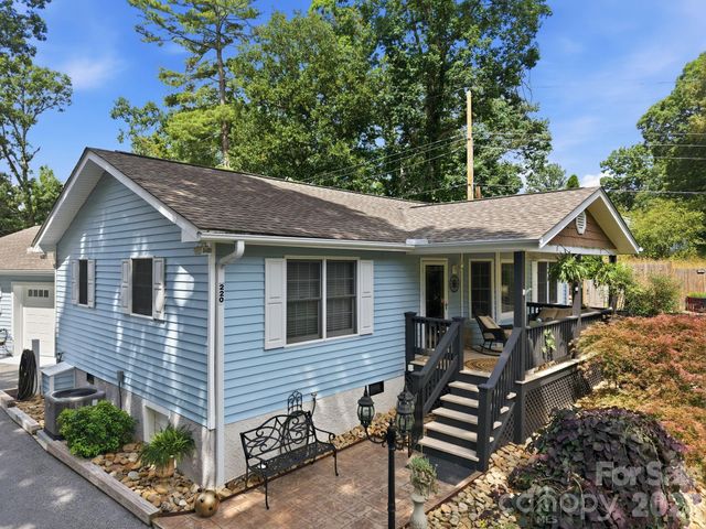 220 Bradshaw Avenue, Hendersonville, NC 28792