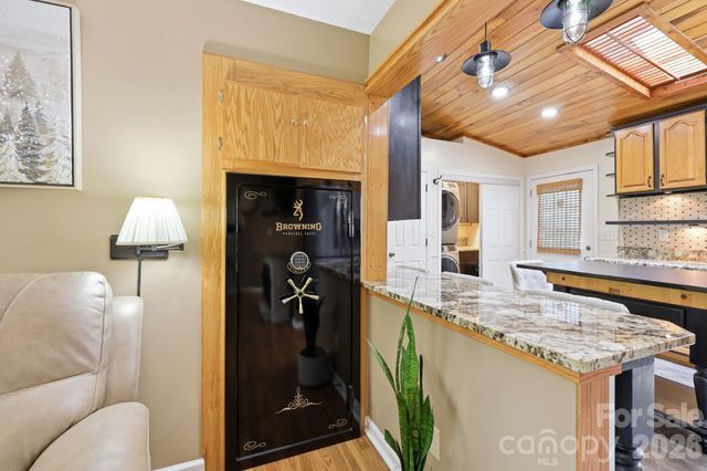 220 Bradshaw Avenue, Hendersonville, NC 28792