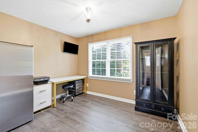 220 Bradshaw Avenue, Hendersonville, NC 28792