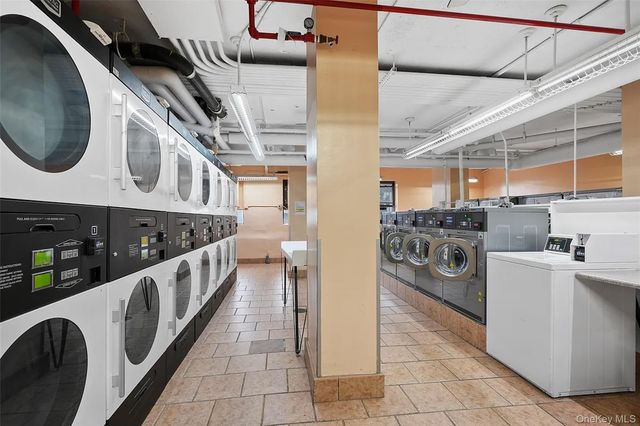 61-25 97 Street 15J, Rego Park, NY 11374