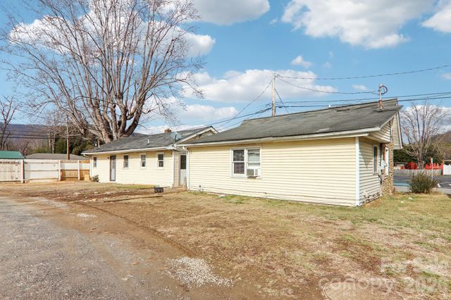 1659 S Main Street, Waynesville, NC 28786