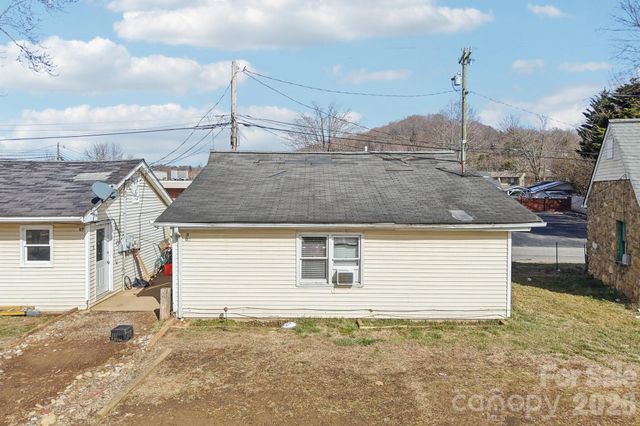 1659 S Main Street, Waynesville, NC 28786
