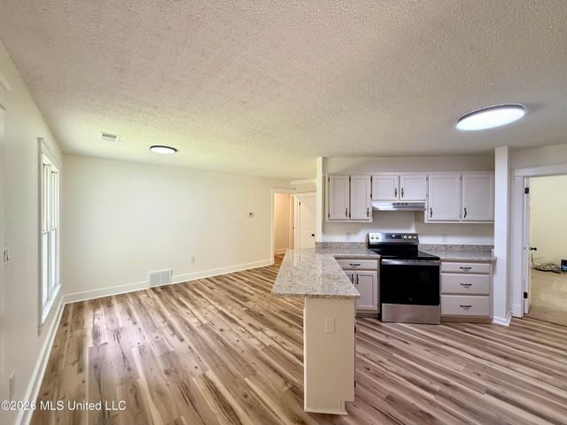 1690 W Ms-178, Holly Springs, MS 38635