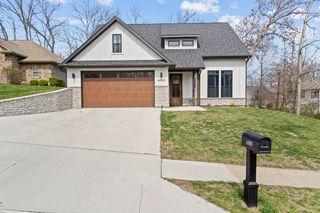4809 MAPLE LEAF DR, Columbia, MO 65201