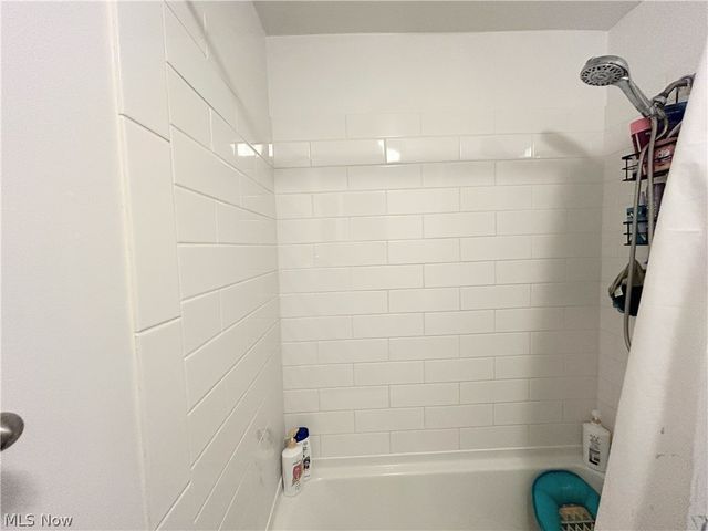 254 S Eagle Street, Geneva, OH 44041