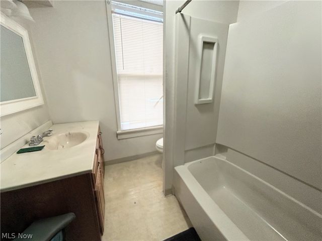 254 S Eagle Street, Geneva, OH 44041