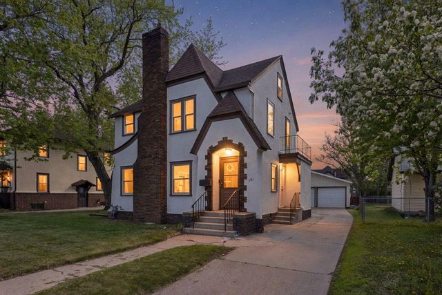 121 12th Avenue N, Saint Cloud, MN 56303