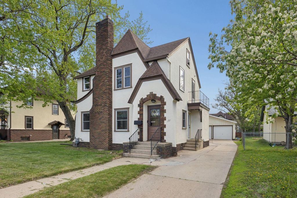 121 12th Avenue N, Saint Cloud, MN 56303