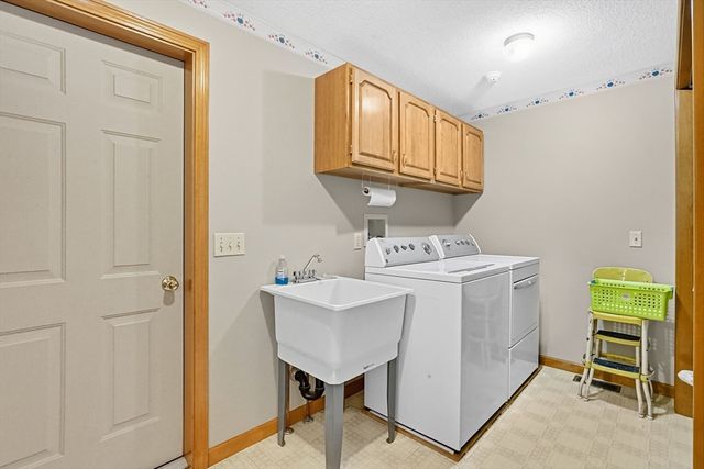 54 Cummings Rd, Ware, MA 01082