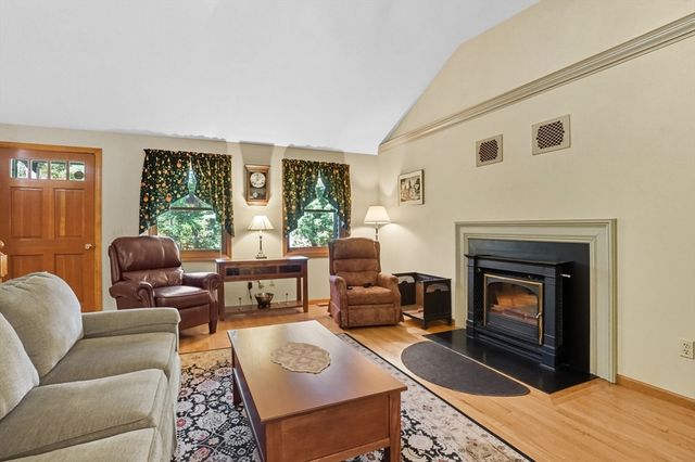 54 Cummings Rd, Ware, MA 01082
