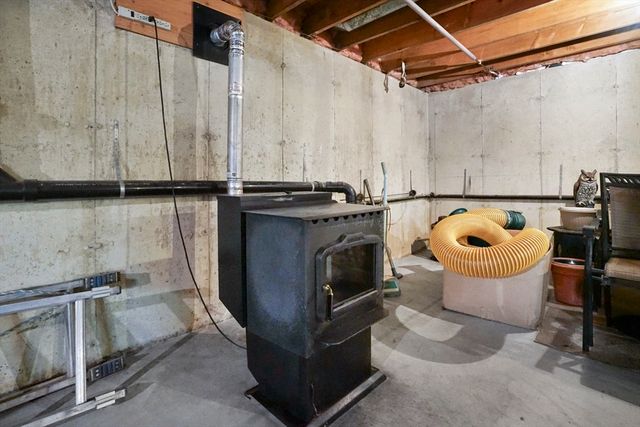 54 Cummings Rd, Ware, MA 01082