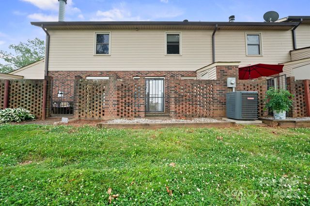 1330 5th Street NE, Hickory, NC 28601