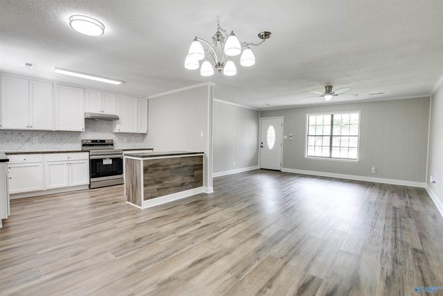 1609 Saginaw Lane SW, Decatur, AL 35603