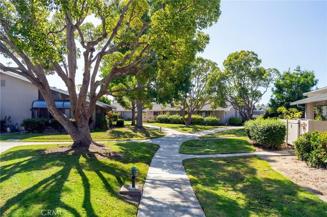 8885 Modoc Circle 1206A, Huntington Beach, CA 92646