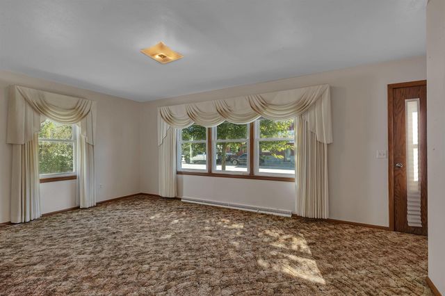 148 Main Street W, Richmond, MN 56368