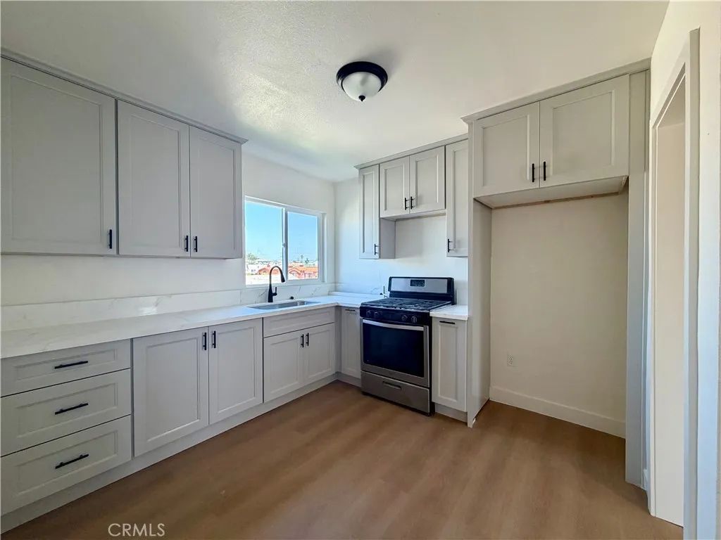 1426 W 83rd, Los Angeles, CA 90047