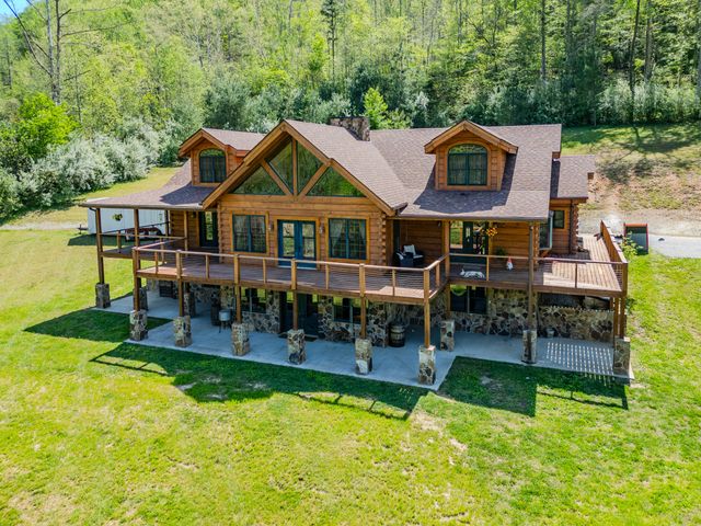 110 Dairy Farm Road, Manchester, KY 40962